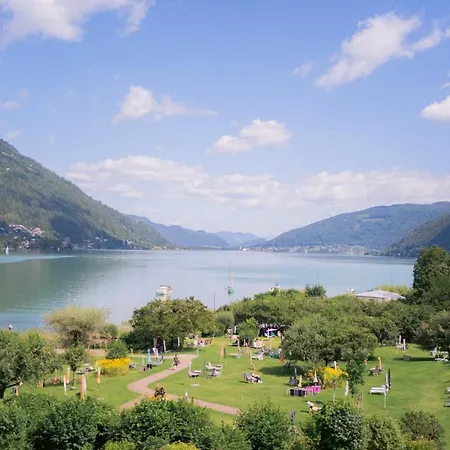 Landskron Mit Seezugang Direkt Am Ossiachersee By Seebnb Apartment Villach