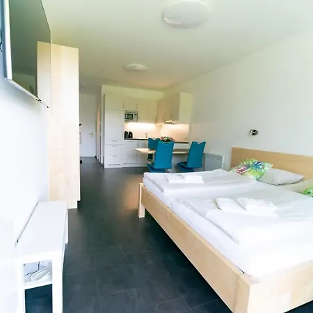 Landskron Mit Seezugang Direkt Am Ossiachersee By Seebnb Apartment *